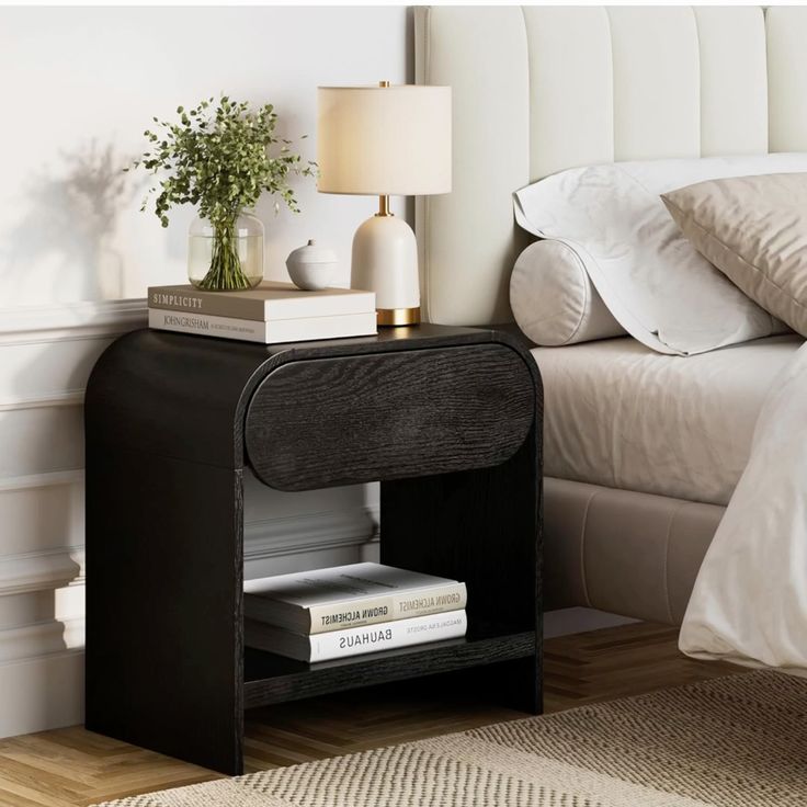 9 Desain Nightstand Unik yang Bikin Kamar Makin Berkarakter