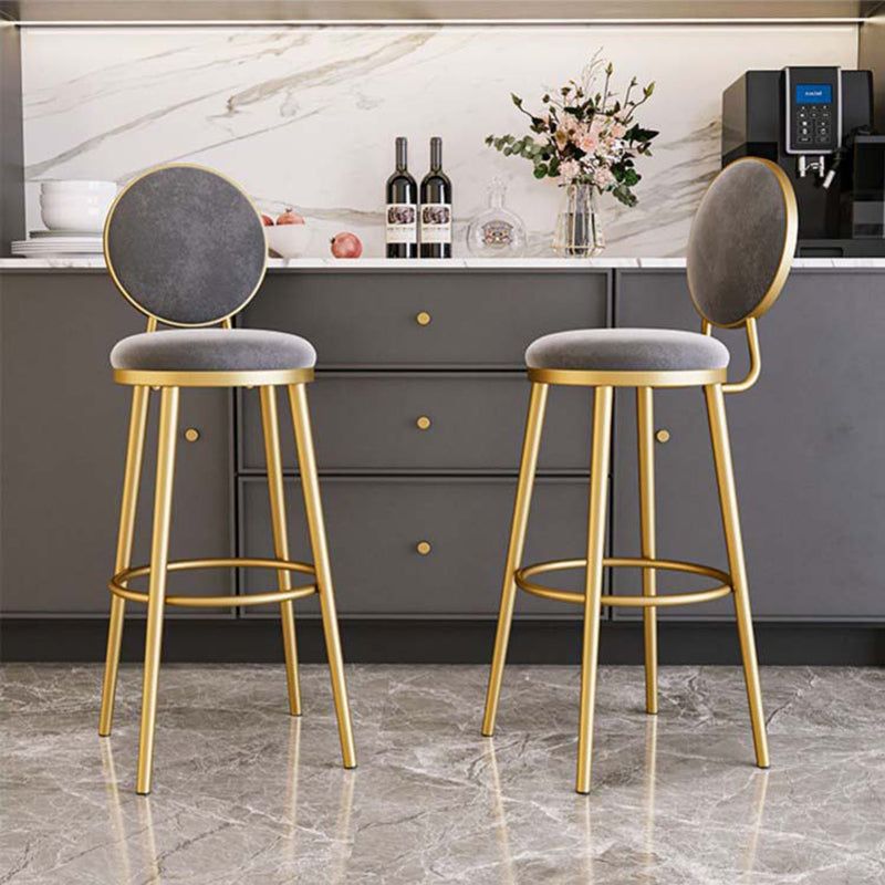 9 Rekomendasi Desain Kursi Bar Minimalis yang Bikin Area Mini Bar Lebih Mewah