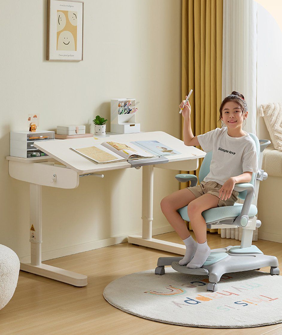 10 Inspirasi Meja Belajar Anak SD yang Nyaman untuk Meningkatkan Semangat Belajar